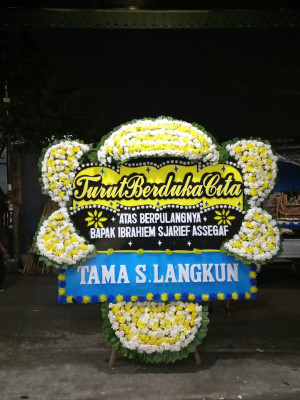 Papan Bunga Duka di Giripurno
